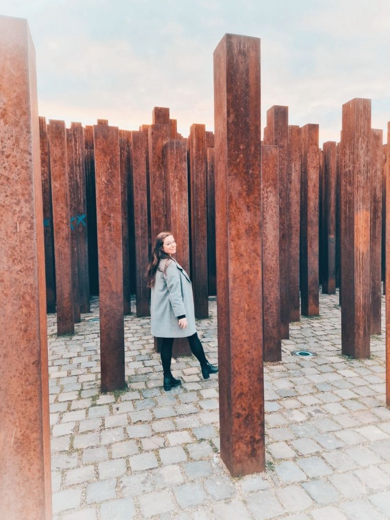 Museum of Ethnography sculpture Budapest