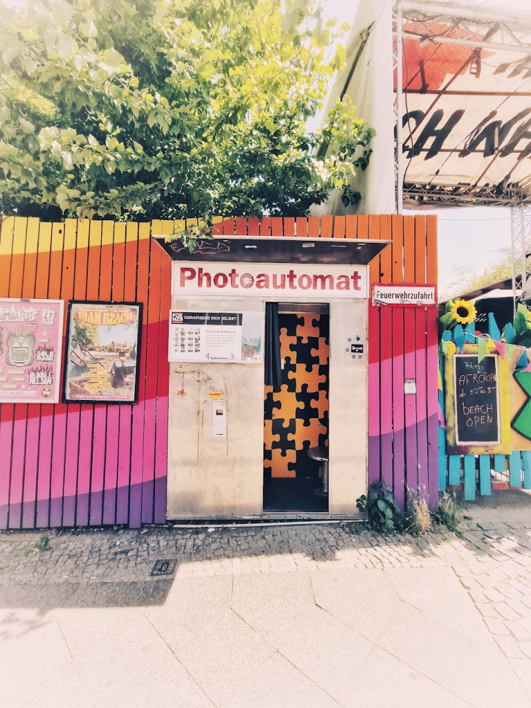 Berlin photobooth - Study Work Travel Blog